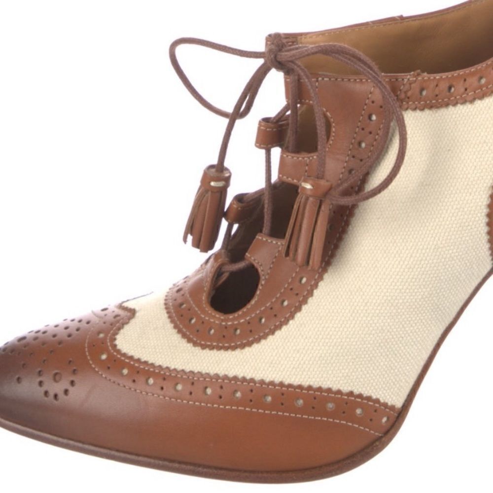 Ralph Lauren 2020 Pre-Fall Collection Scarlette Calfskin Spectator in Gold/Ecru - Picture 10 of 16